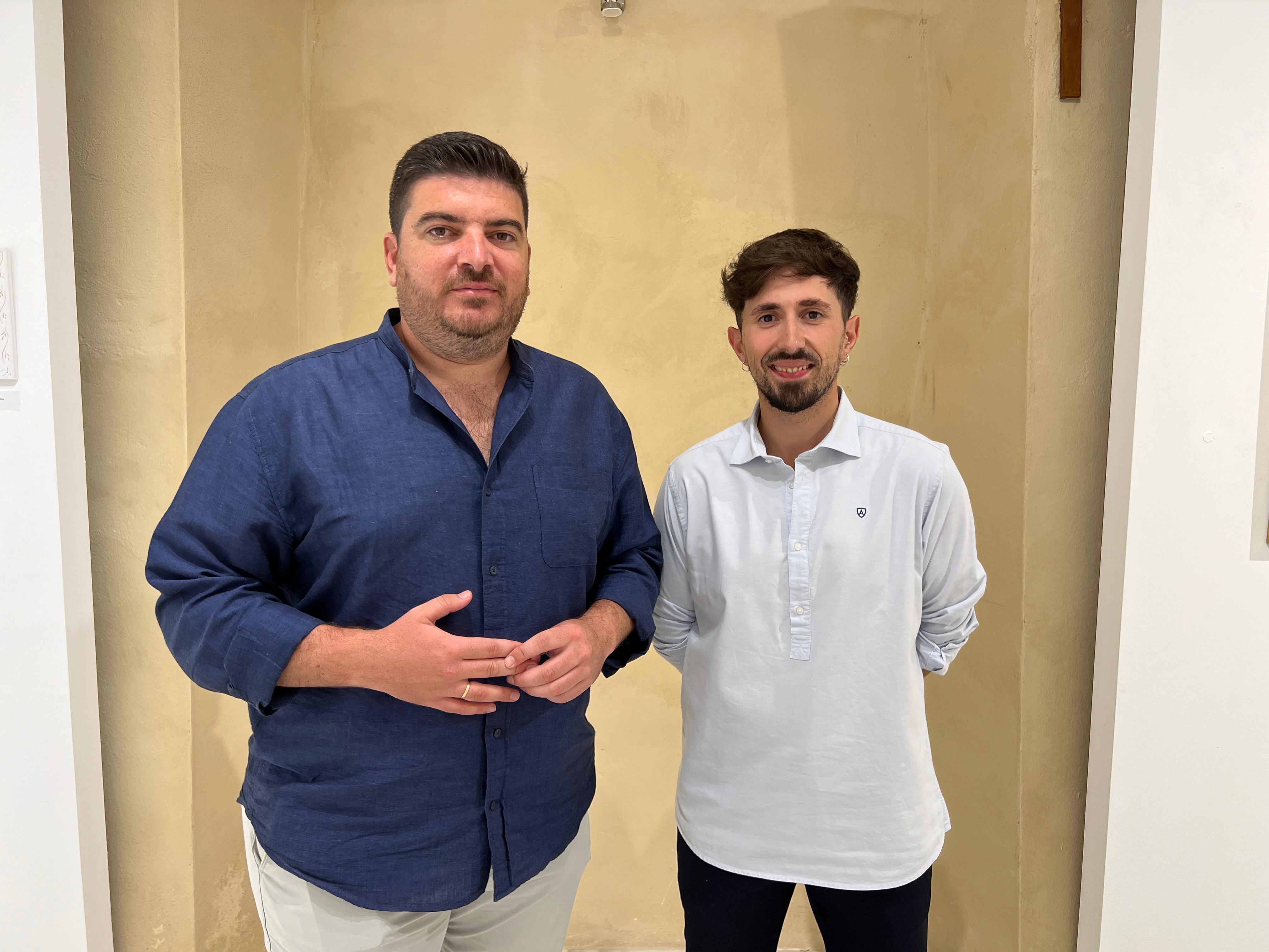 Gabi Santos y Francisco José Soto presentan el IX Certamen de Pintura Juan Roldán