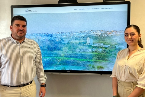 Gabi Santos y Paula Montero presentan la web del nuevo Plan General de Ordenación Municipal